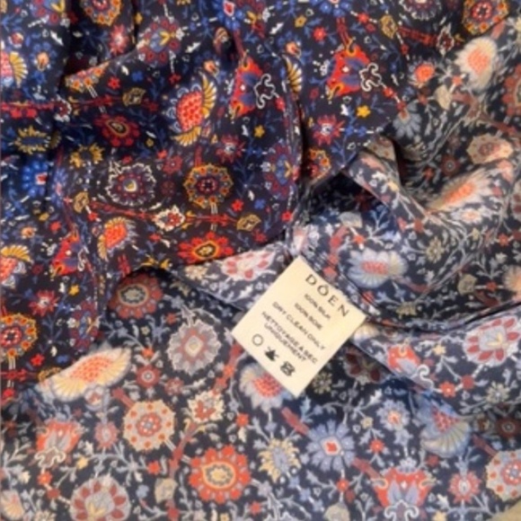 DOEN JOSSELINE TOP IN MIDNIGHT RIVIERA MEDALLION, brand new, without tags. - Picture 11 of 12